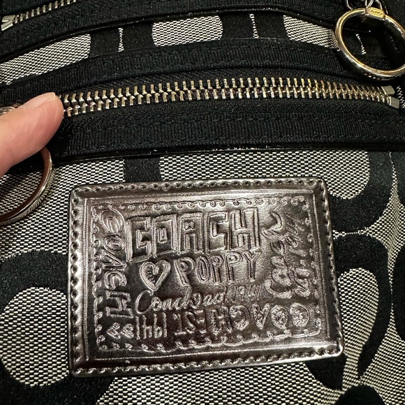 [Coach] Signature Black Logo Zipper Tote Bag - Picture 9 of 12